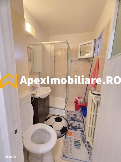 Apartament cu 3 camere decomandat în Drumul Taberei