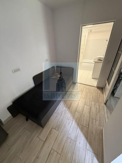 Casă individuală cu 10 camere cu Canalizare în Astra