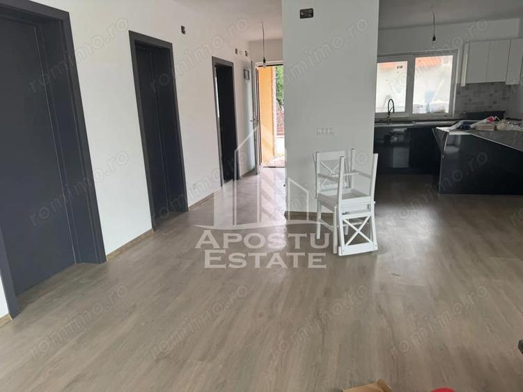 Casă cu Teren 500 Mp în Sânmihaiu Român