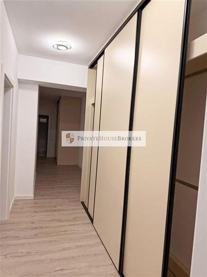 Apartament cu 3 camere semidecomandat, mobilat în Pipera