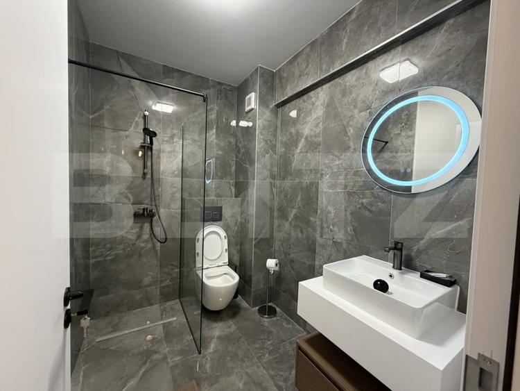 Apartament cu 2 camere semidecomandat, mobilat în Florești