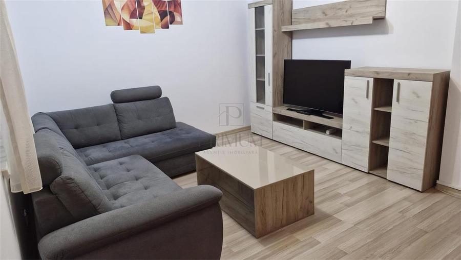 Apartament cu 3 camere decomandat în Bucovina