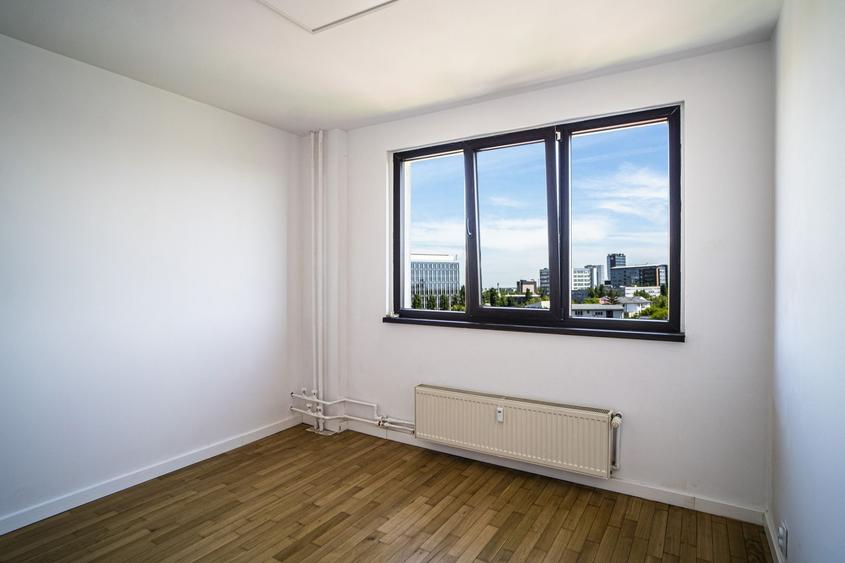 Apartament cu 2 camere semidecomandat în 1 Mai