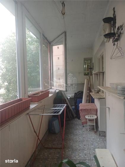 Apartament cu 4 camere decomandat în Vasile Aaron