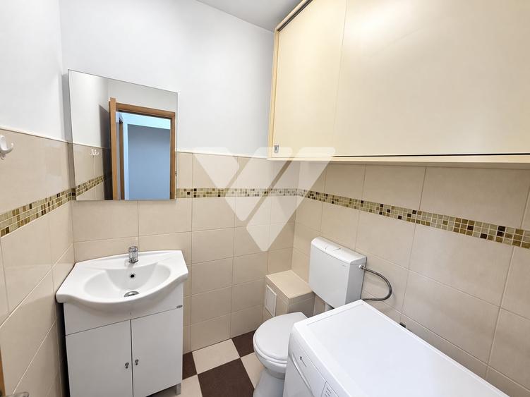 Apartament cu 3 camere decomandat, mobilat în Central