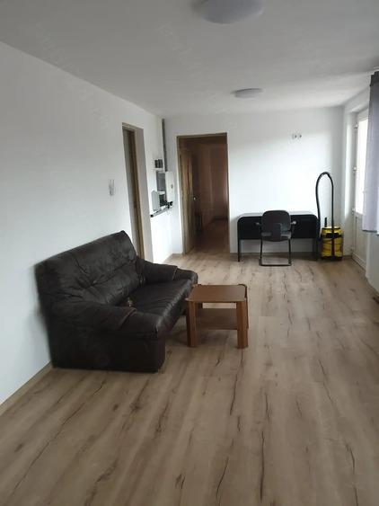 Casă cu 4 camere cu Teren 1200 Mp în Central