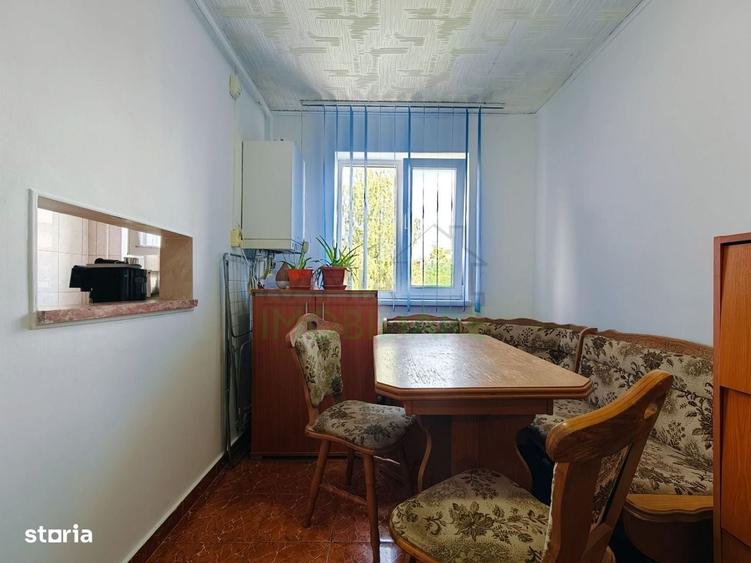Apartament cu 3 camere în Florilor