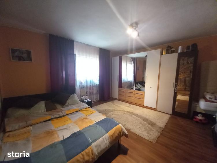 Casă cu 4 camere cu Teren 300 Mp în Vasile Alecsandri