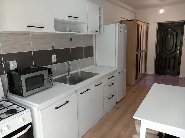 Apartament decomandat în Florești