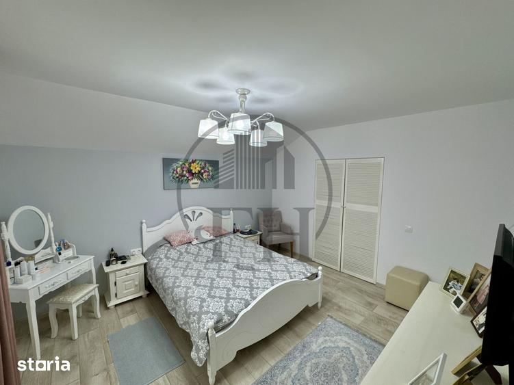 Casă cu 4 camere cu Teren 300 Mp în Agigea