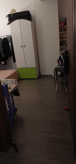 Apartament cu 3 camere semidecomandat în Dobroești
