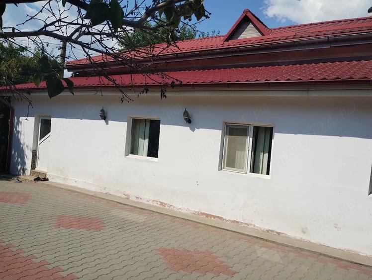 Casă cu 5 camere cu Teren 1300 Mp în Bucovăț