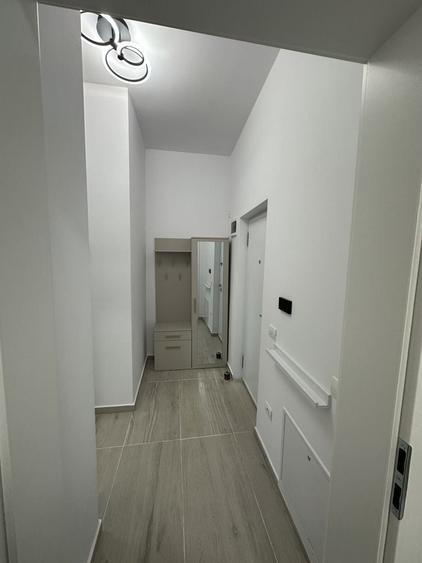 Apartament cu 2 camere semidecomandat în Giroc