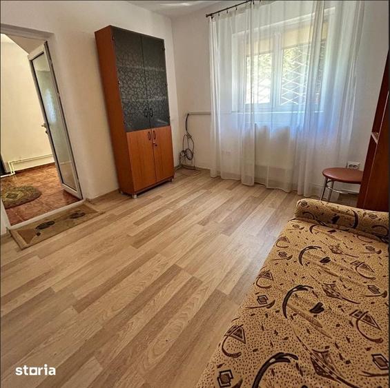 Apartament cu 5 camere în Podu Roș