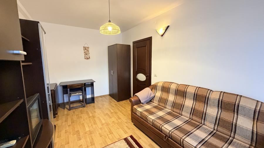 Apartament cu 2 camere decomandat, mobilat în Central