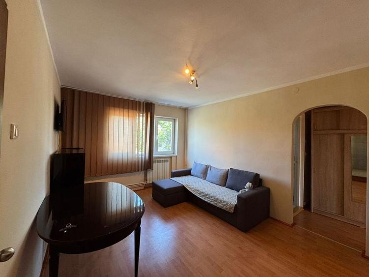 Apartament cu 2 camere decomandat în UTA