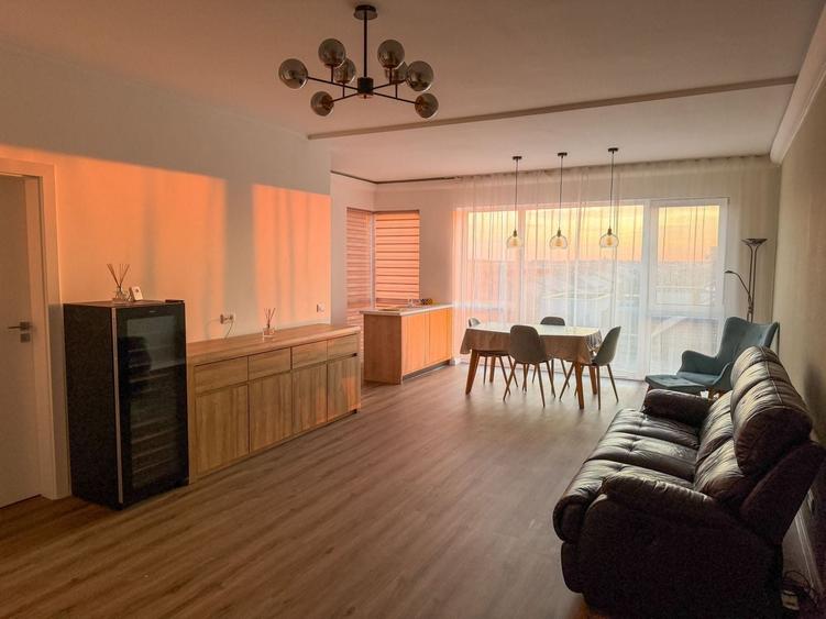 Apartament cu 3 camere decomandat, mobilat în Sântandrei