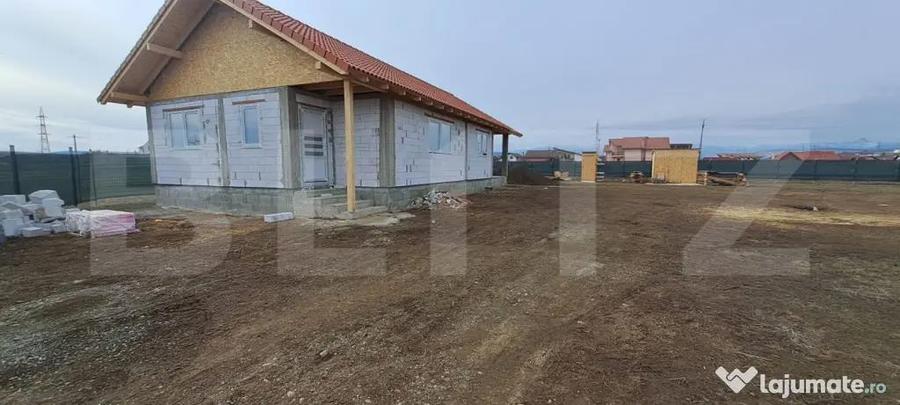 Casă cu 4 camere cu Teren 1134 Mp în Bărăbanț