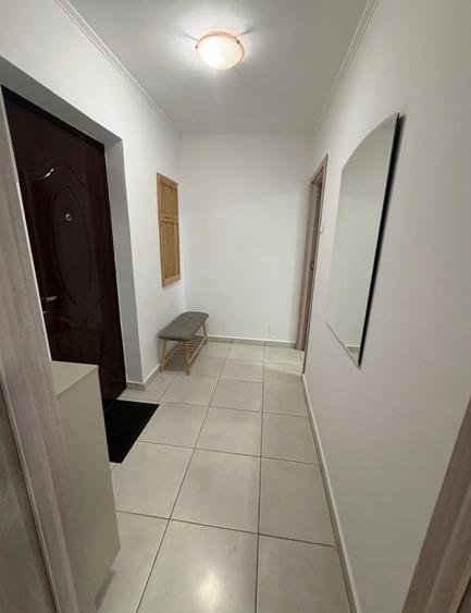 Apartament cu 2 camere semidecomandat în Păcii