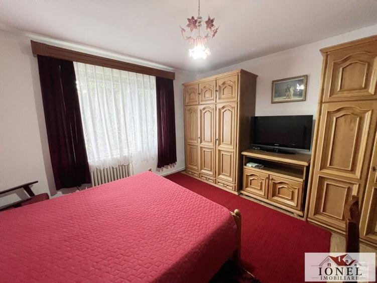 Casă individuală cu 3 camere cu Canalizare în Cetate