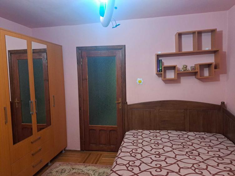 Apartament cu 3 camere decomandat în George Enescu