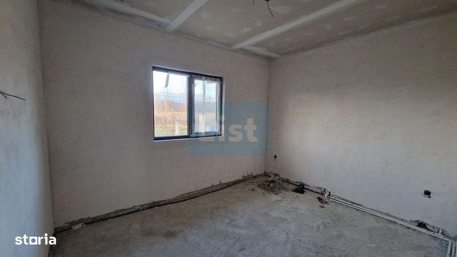 Casă cu 3 camere în Cătălina