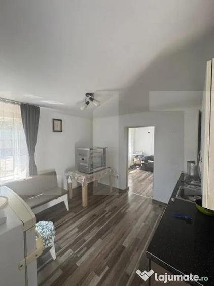Casă cu 2 camere cu Teren 1326 Mp în Central