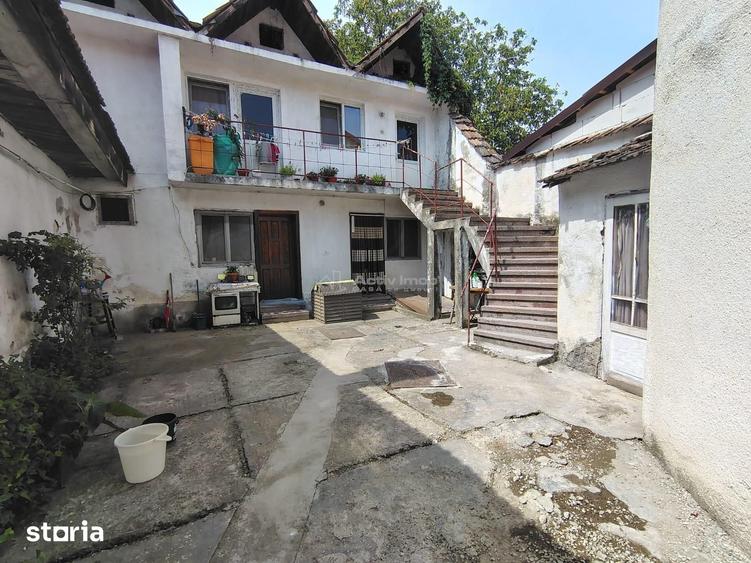 Casă cu 6 camere cu Teren 107 Mp în Central