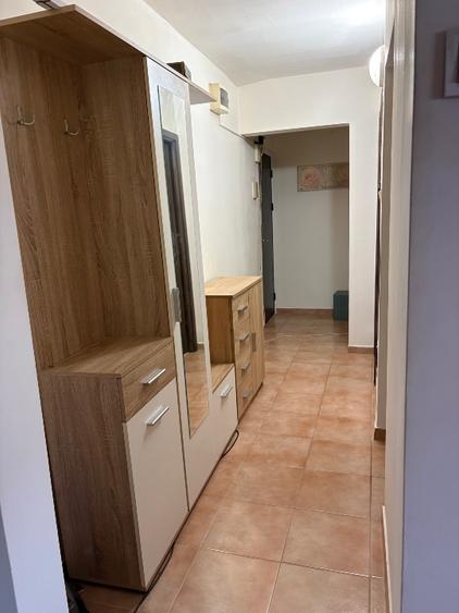 Apartament cu 3 camere semidecomandat în Micălaca