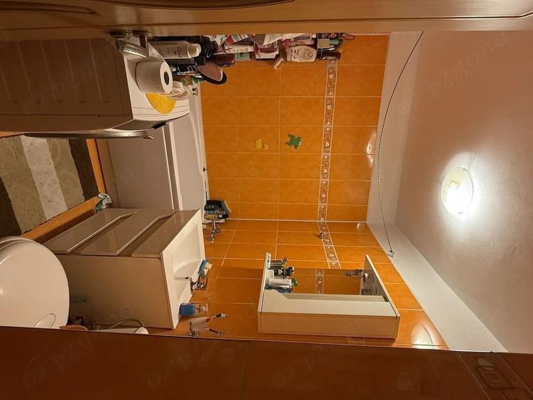 Apartament cu 3 camere decomandat, mobilat în Sebastian