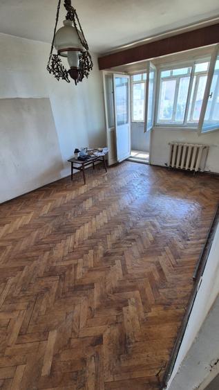 Apartament cu 3 camere în Cetate