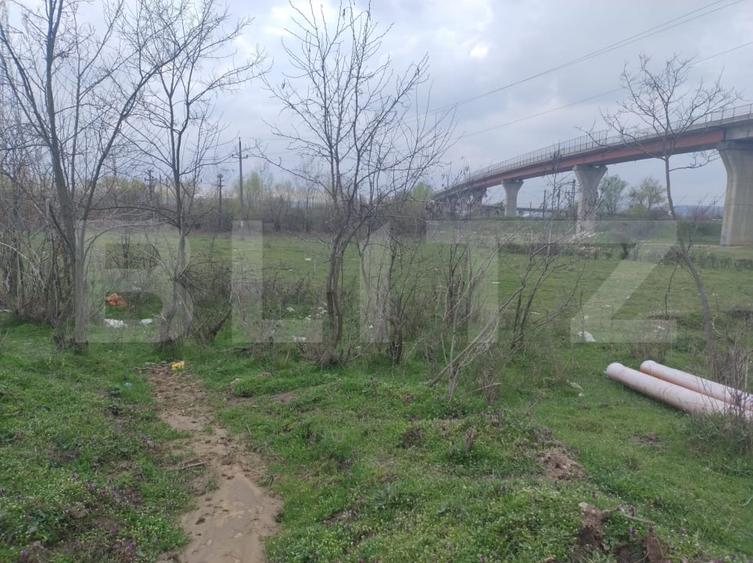 Teren Construcții extravilan de 2174 mp, în Est
