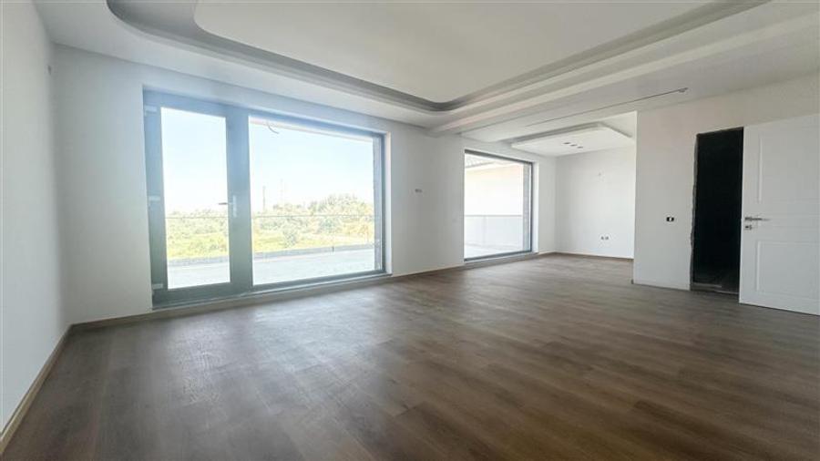 Casă individuală cu 5 camere cu Teren 391 Mp în Nord