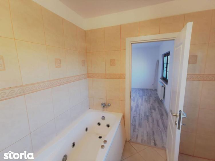 Casă cu 5 camere cu Teren 500 Mp în Corbeanca