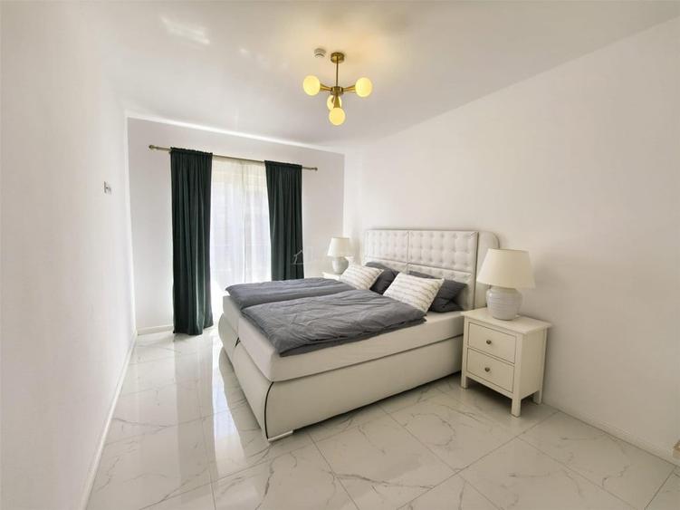 Apartament cu 3 camere semidecomandat în Central