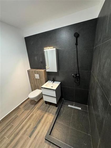 Casă cu 4 camere cu Canalizare în Ferme