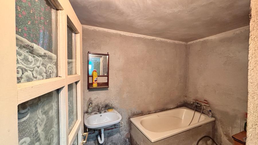 Casă individuală cu 4 camere cu Canalizare în Cordău