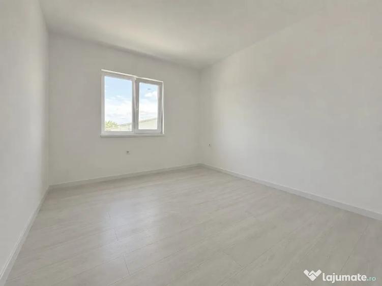 Casă cu 4 camere cu Teren 335 Mp în Șag