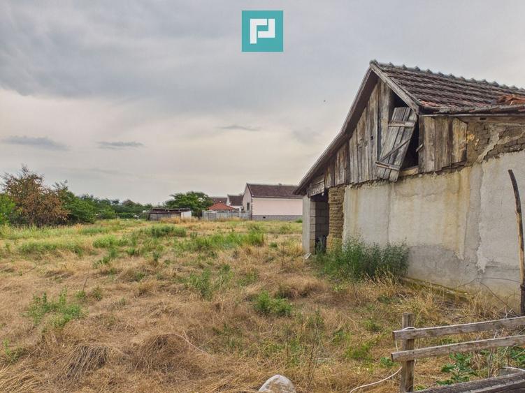 Casă individuală cu 6 camere cu Canalizare în Șiria