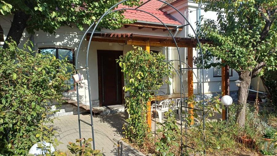 Casă cu 3 camere în Central