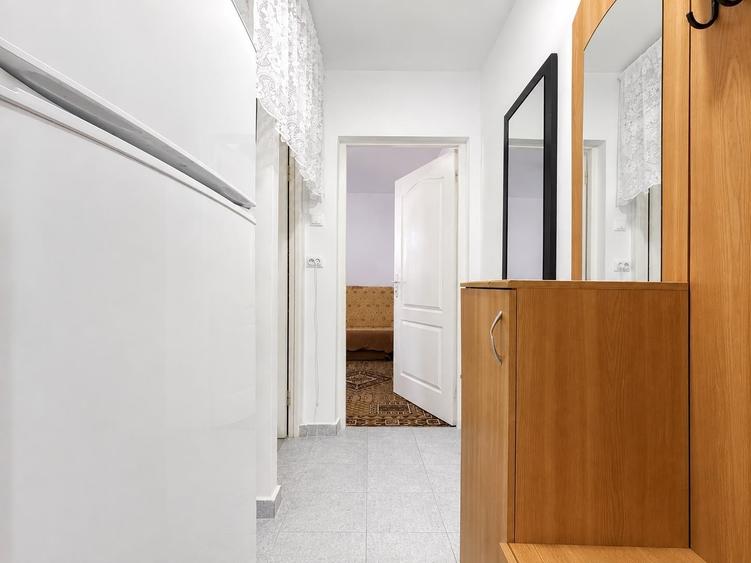 Apartament cu 2 camere semidecomandat, mobilat în Km 4-5
