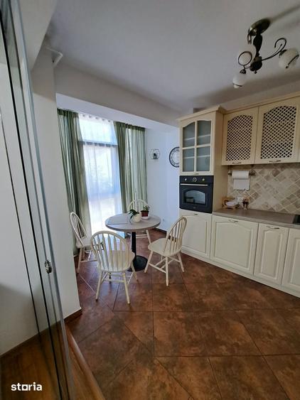 Apartament cu 3 camere semidecomandat în Central