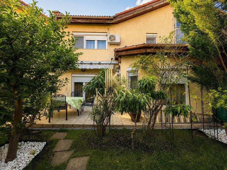 Duplex cu 5 camere cu Canalizare în Voluntari