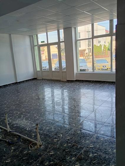 Spațiu comercial, de 110 mp, în Dâmbovița