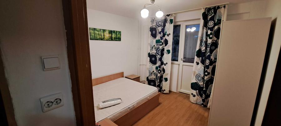 Apartament cu 2 camere decomandat în P-ța Victoriei
