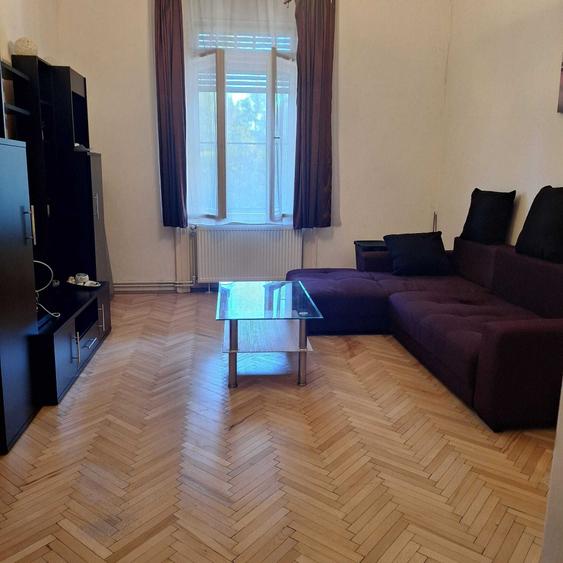 Garsonieră decomandată în Central
