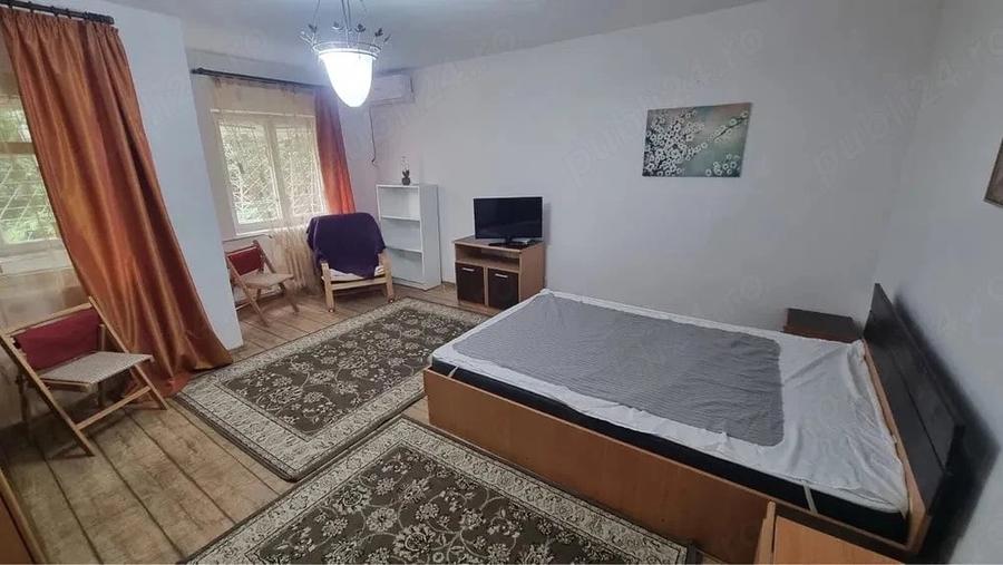 Garsonieră decomandată în Brâncoveanu