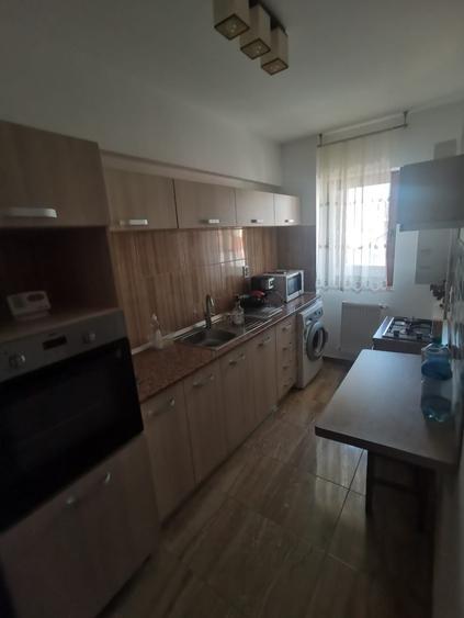 Garsonieră decomandată în Nord