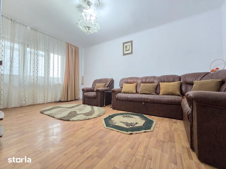 Apartament cu 3 camere decomandat în Titan