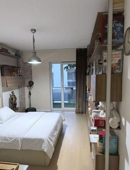 Apartament cu 4 camere decomandat, mobilat în Băneasa